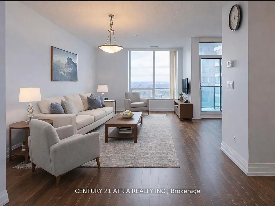 7165 Yonge St #Penthouse 09