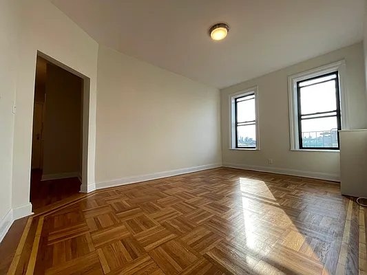 Rented by Hillel Realty Group | media 14