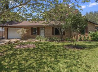 1415 NE Whitehead St, Smithville, TX 78957