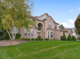 611 Saratoga Cir, Algonquin, IL