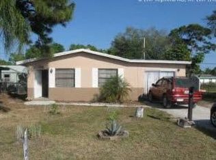 3238 W Lake Dr, Fort Pierce, FL 34982