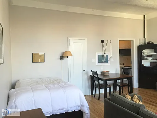 Rented by Metropolitan Property Group | media 22