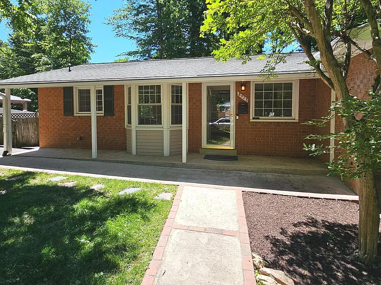 8925 Falling Creek Ct — Photo 13
