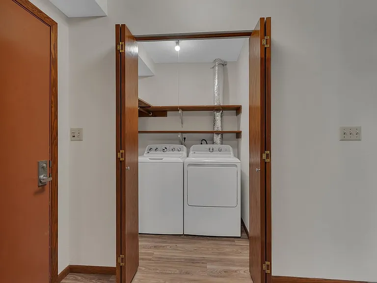 135 Dolphin Ave NE — Photo 6