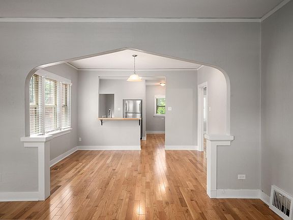 5th image of 1823 N Elm St