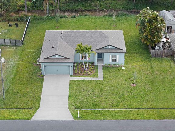 2nd image of 1631 SE Nancy Lane