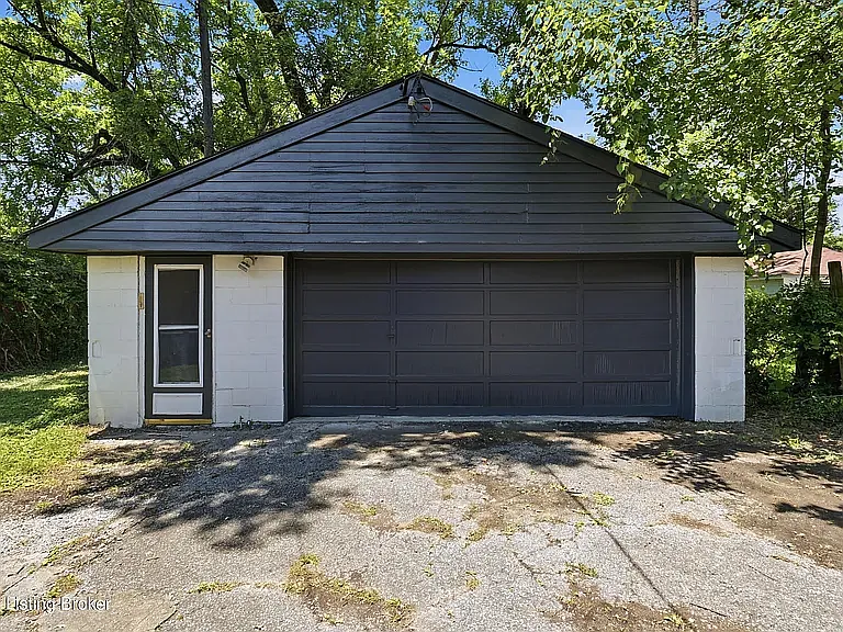 1019 W Indian Trl — Photo 11