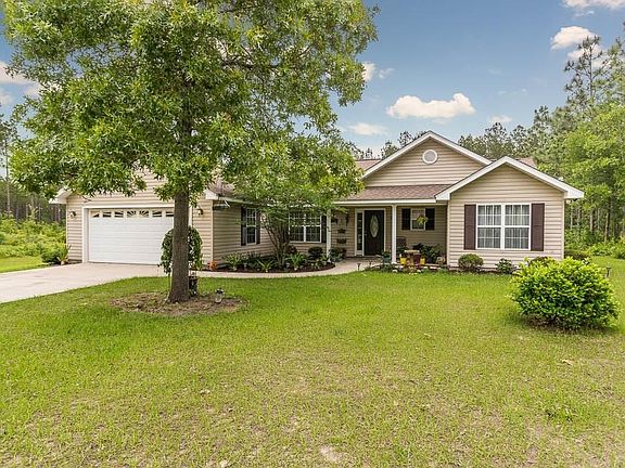 2nd image of 841 Heritage Cir