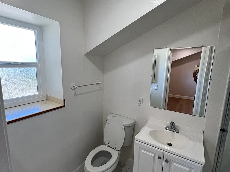 1333 Ridgeley Dr — Photo 9