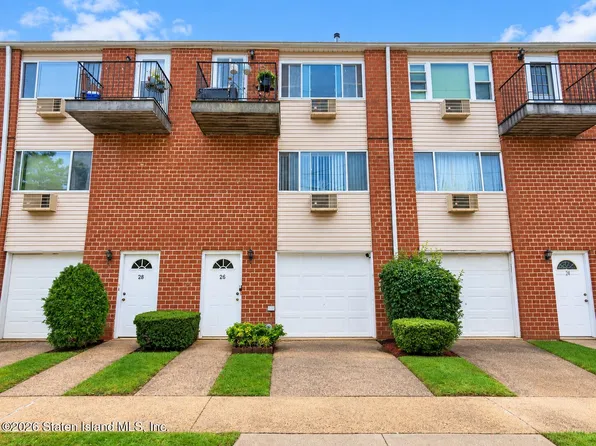 26 Francine Ct #B, Staten Island, NY 10306