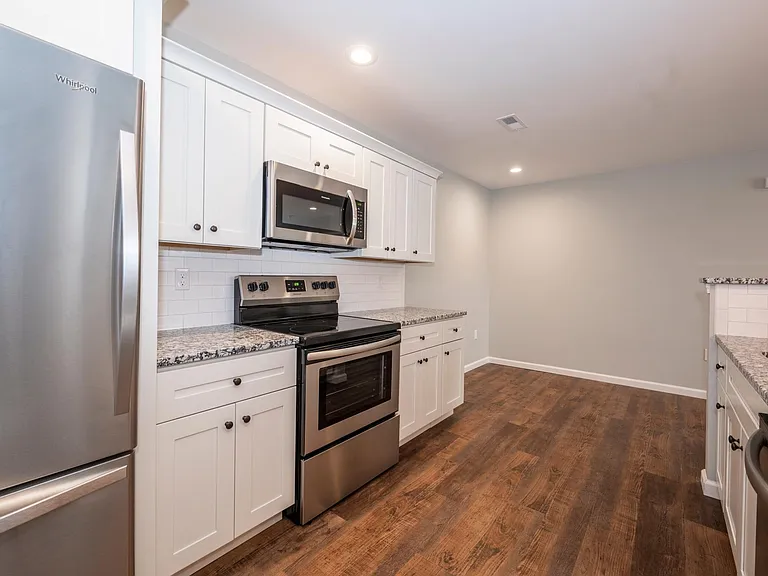 713 Lorene Cir #6 — Photo 4