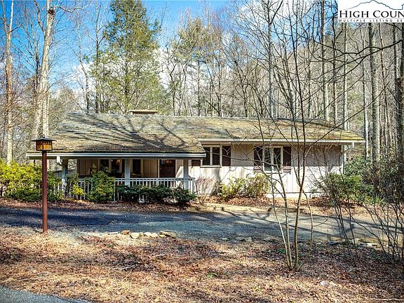 3rd image of 209 Birch