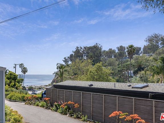 4th image of 2 Paradise Cove Rd