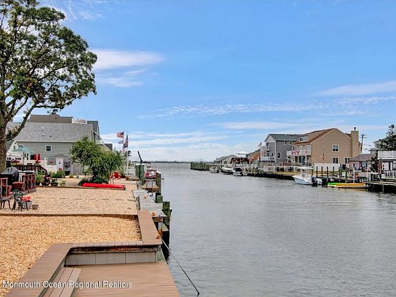 4th image of 3439 Maritime Dr