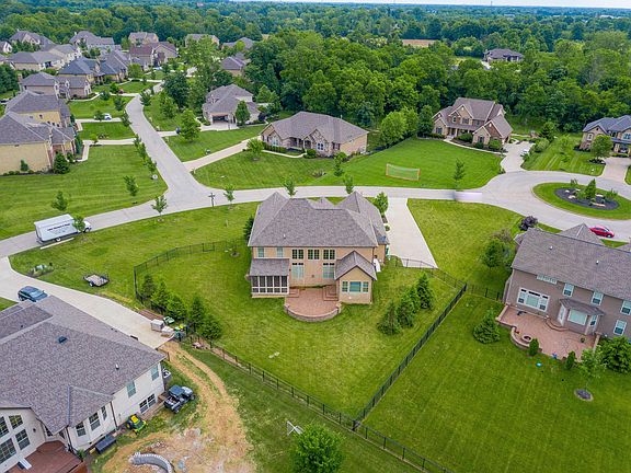 2nd image of 8365 Avalon Ln