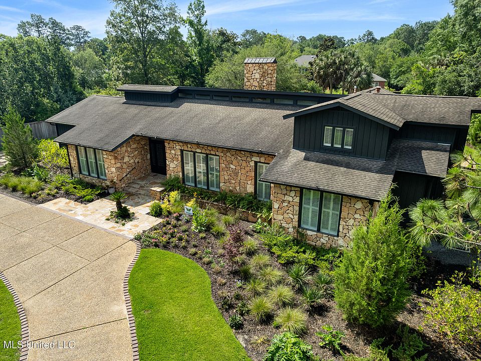 1st image of 106 Bedford Rd
