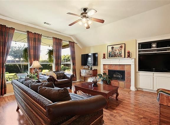 3rd image of 3108 Edwards Dr