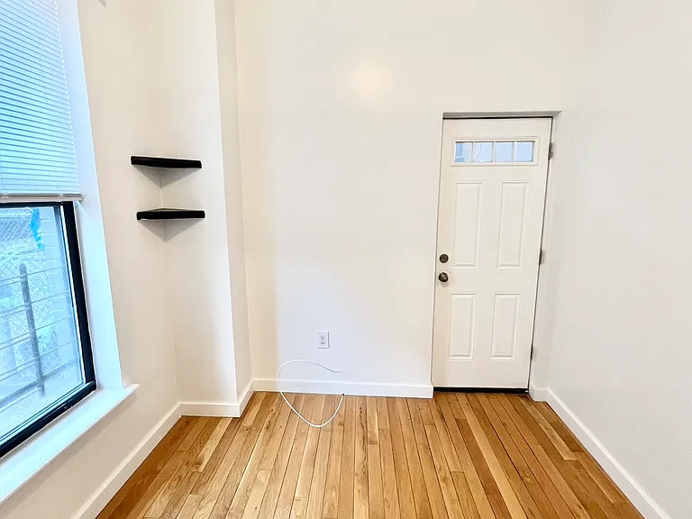 644 Wilson Ave #1 — Photo 3