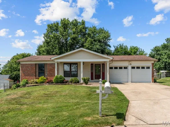 15 Jenny Lind Dr, Saint Peters, MO 63376