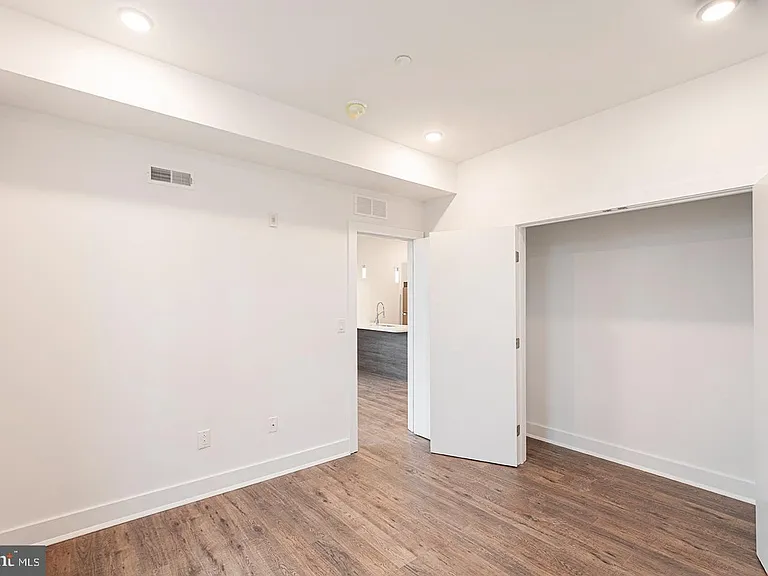 2623 Christian St #304 — Photo 10