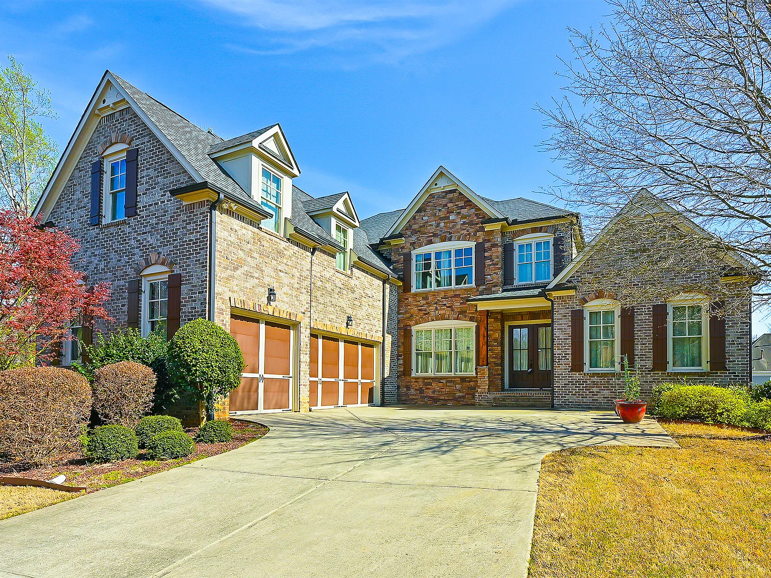 10300 Meadow Crest Ln — Photo 2