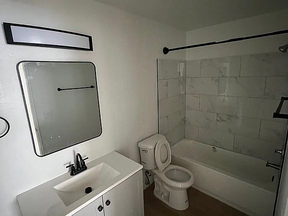 5th image of 401-403 S Hobart Blvd #309