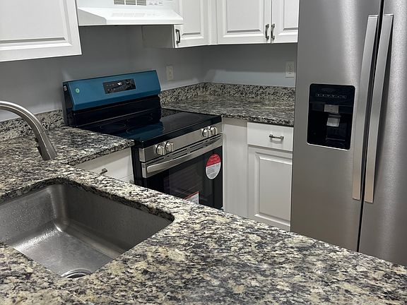 4th image of 1540 SE Royal Green Cir #204