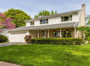 1733 Larkdale Rd, Northbrook, IL 60062