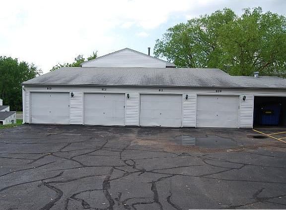 2nd image of 613 E Burnsville Pkwy