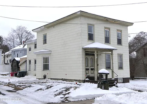 112 Front St Photo 1
