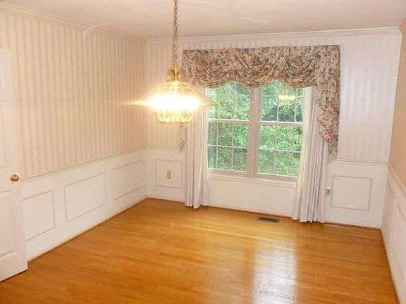 4th image of 2263 Kings Garden Way