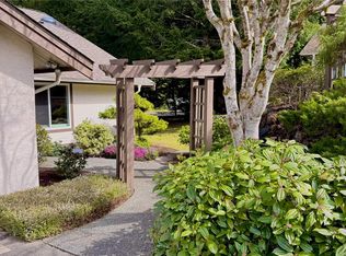 885 Berwick Rd S #2, Qualicum Beach, BC
