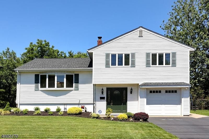 1st image of 7-29 Westmoreland Ave #1X