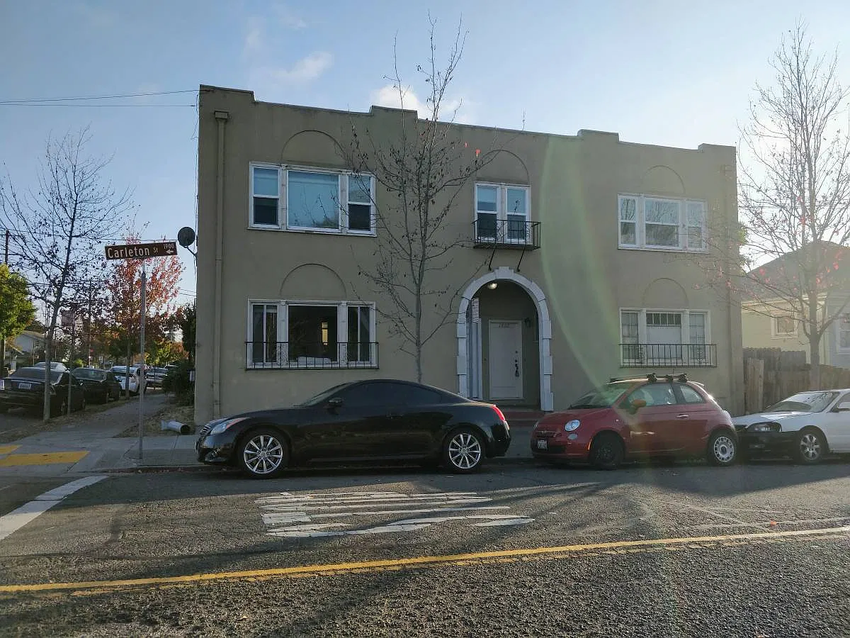 2 bed, 650 sqft, $2,500 — Photo 3