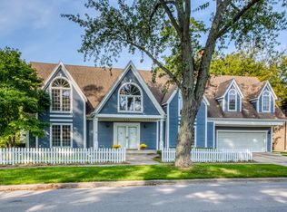 350 S Kenmore Ave, Elmhurst, IL 60126