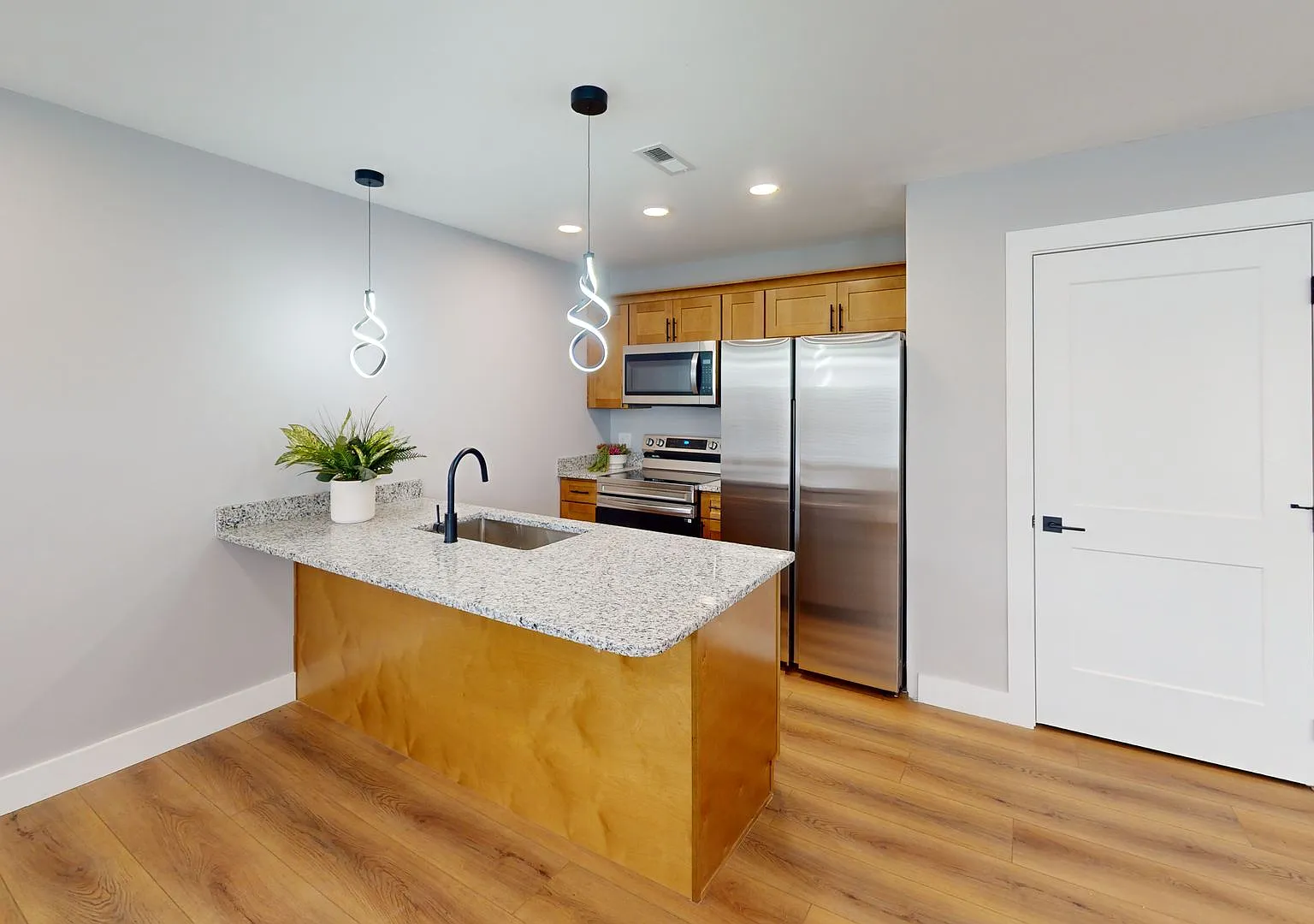 Modern Townhomes Near UTK | 26 Bedroom Floor Plans + Rooftop Patios — Photo 1