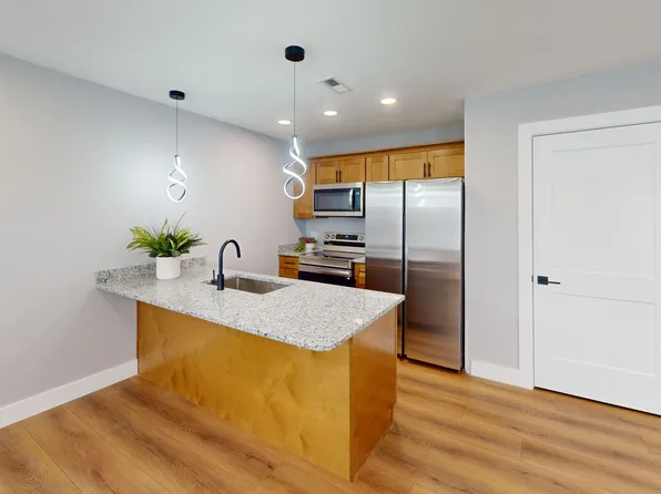 Modern Townhomes Near UTK | 26 Bedroom Floor Plans + Rooftop Patios