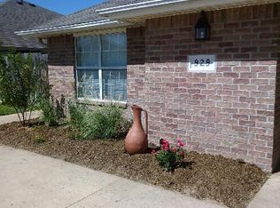 929 Willow Pond St, College Station, TX 77845