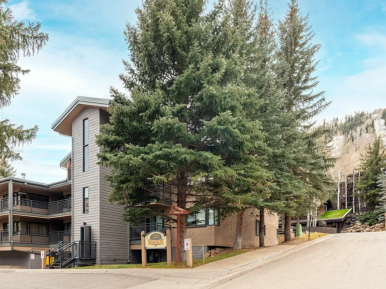 700 S Monarch St #207 — Photo 15