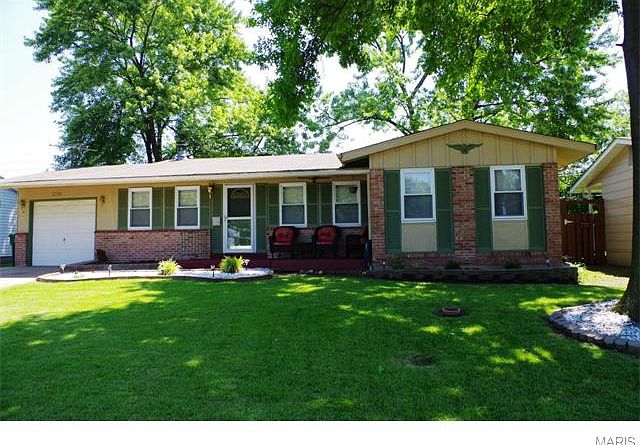 1st image of 2250 Glenoro Dr
