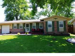 2250 Glenoro Dr, Florissant, MO 63033