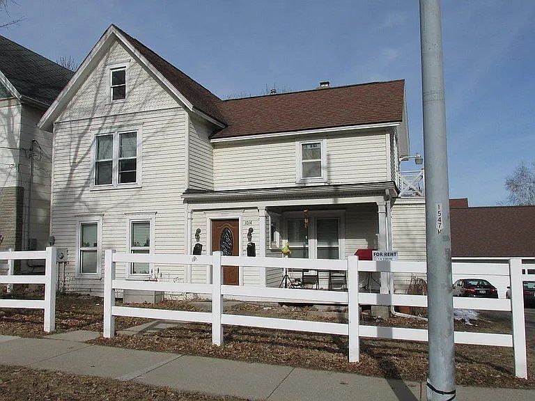 1st image of 1014 E Gorham St APT B
