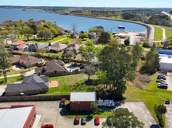 90 Beach Walk Blvd, Conroe, TX 77304