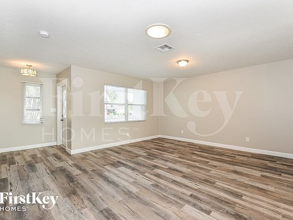 2nd image of 4419 N Gulf Cir