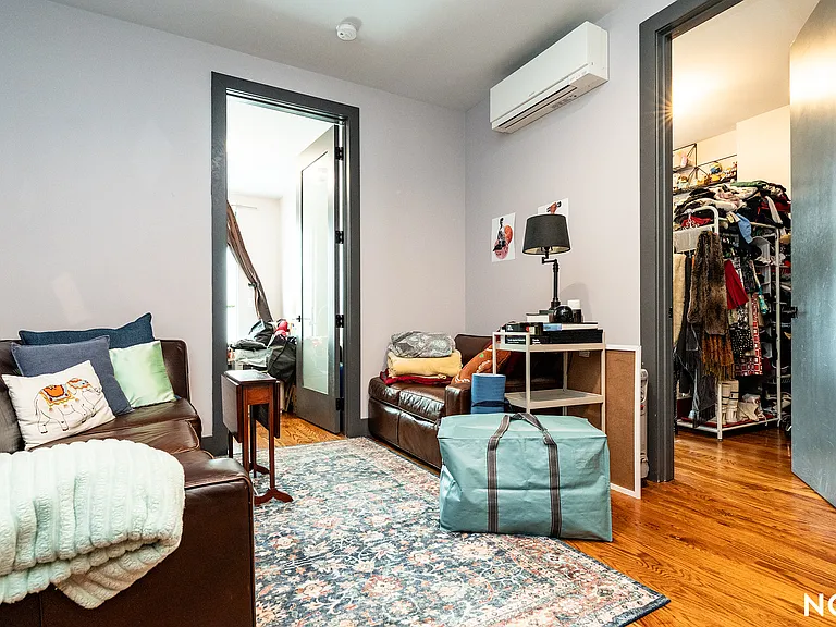 1461 Gates Ave #3H — Photo 8