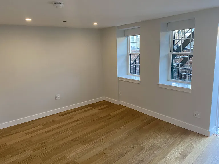 24 Fleet St #7B — Photo 2