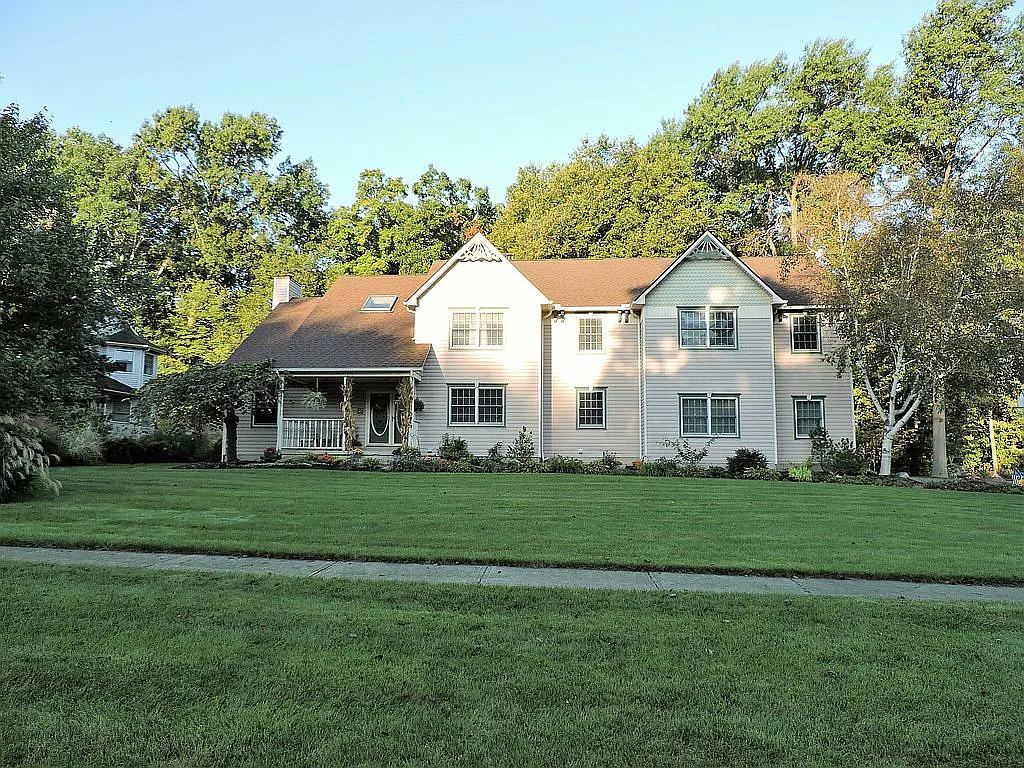 90 Hickory Hollow Dr photo 1