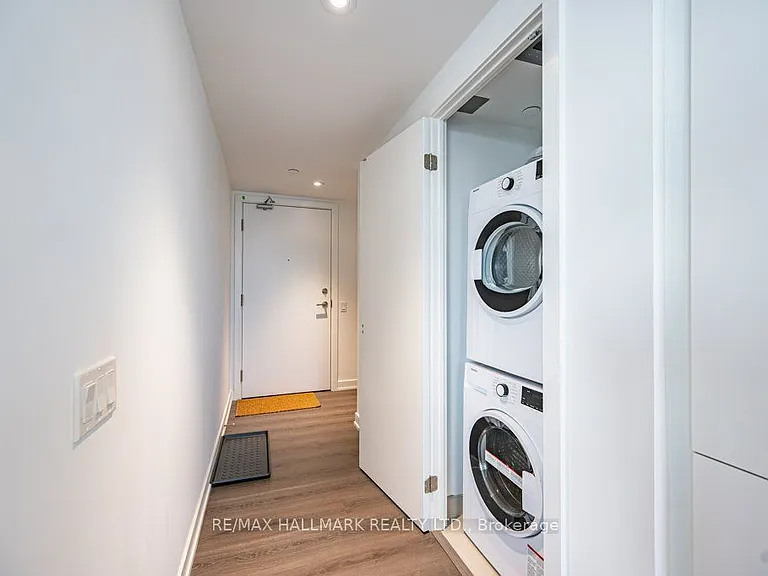 8 Wellesley St W #4515 — Photo 9