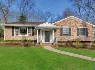 46 Fairview Ave, Woodcliff Lake, NJ 07677