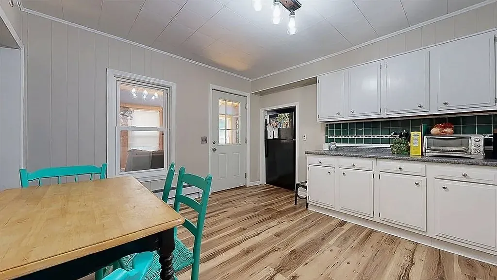 4 bed, $2,300 — Photo 4